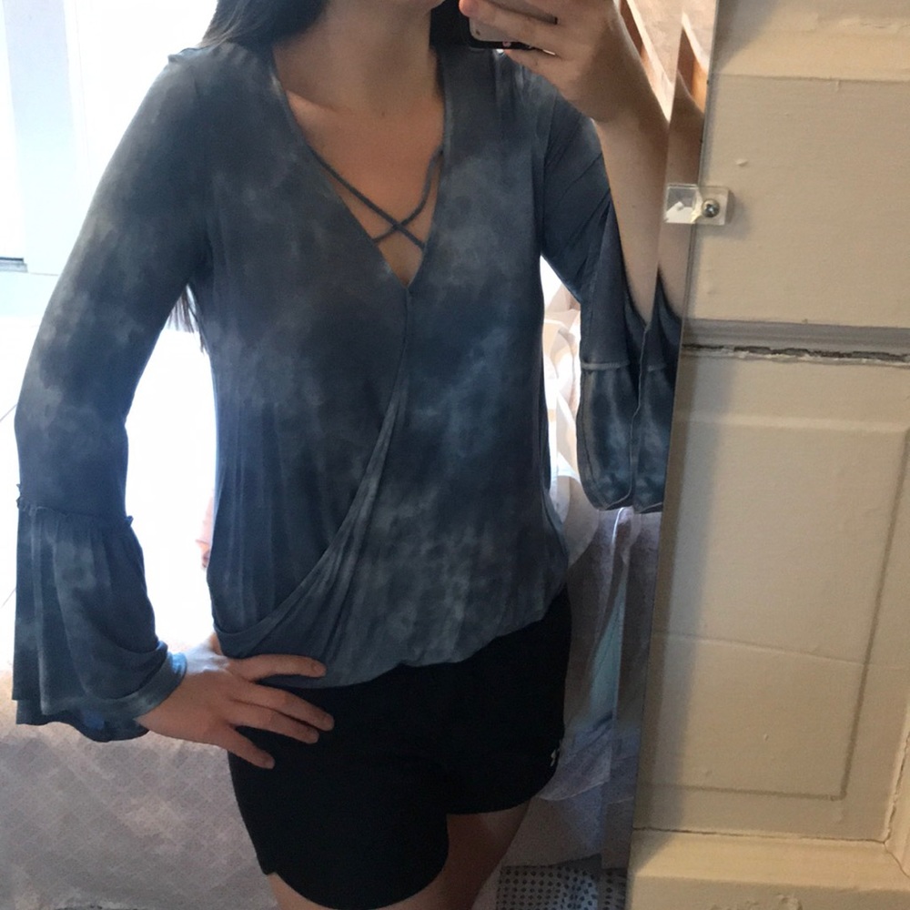 AE cross front top